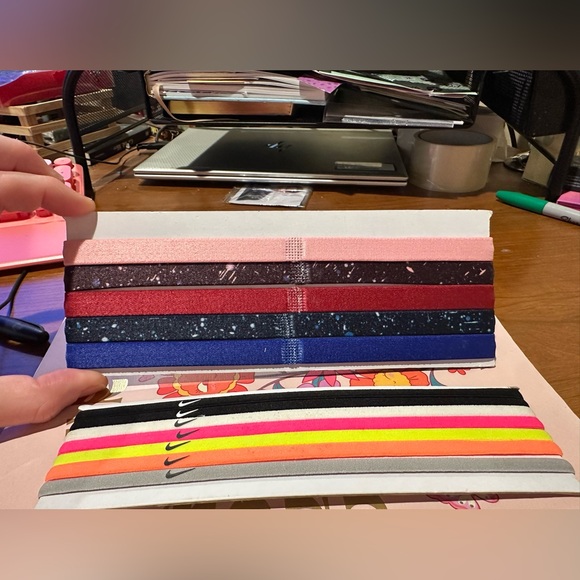 NEW Nike Headbands - Picture 3 of 3